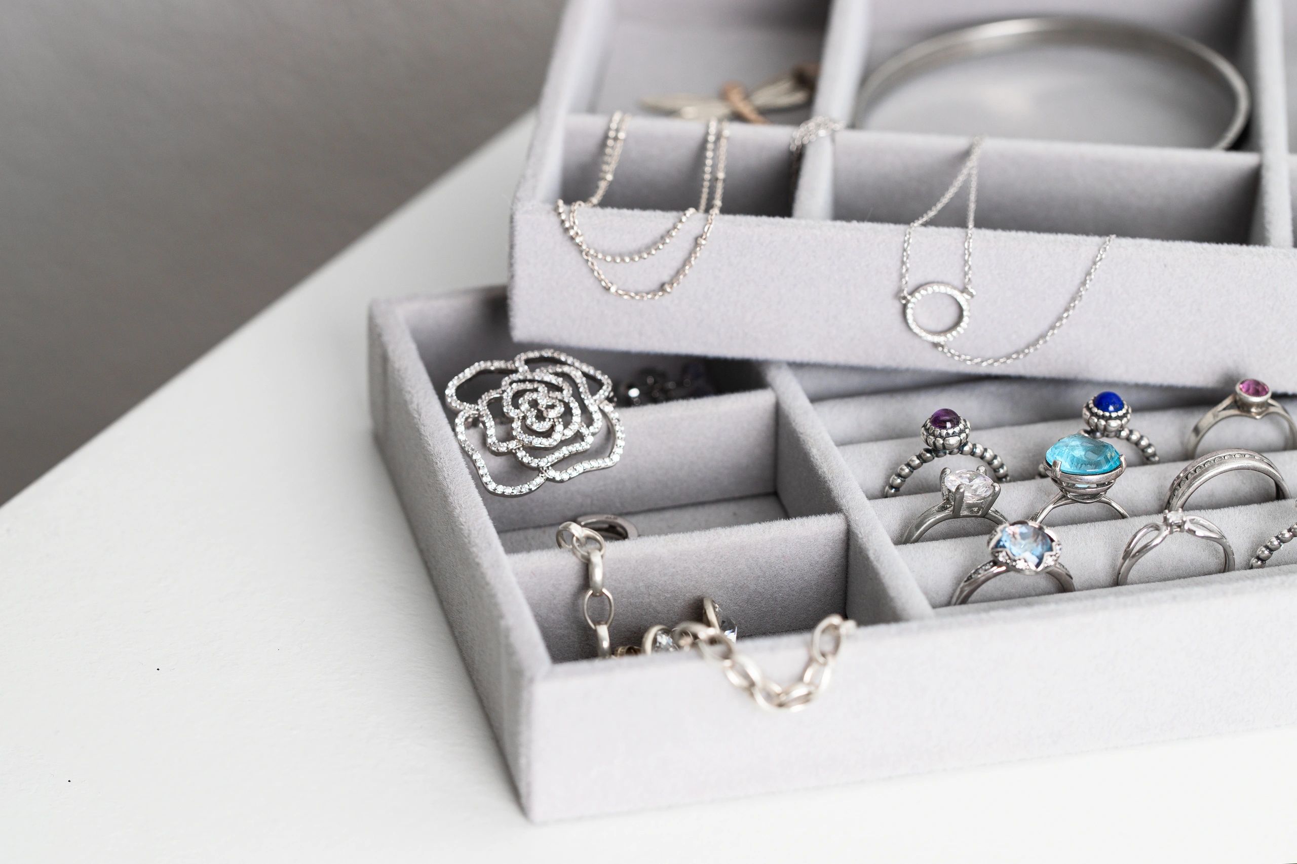 modern silver jewellery necklace earrings bracelet ring